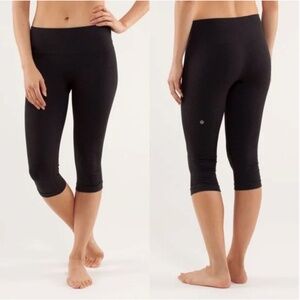 Lululemon In The Flow Crop II Black Size 8 FAIR